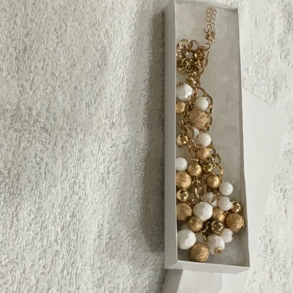 Cha Cha Necklace Textured & Smooth Gold-Tone Beads & Faceted White Beads - Picture 14 of 14